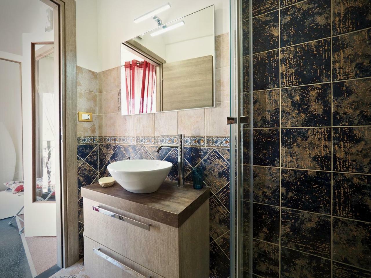 Romantic Suite Con Vista San Donato Gênes Extérieur photo